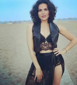 Lana Parilla / lanaparrilla nude photo #0003