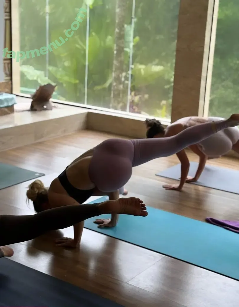 Lana Rhodes nude photo #0023 (lana_rhodes / lanarhoades)