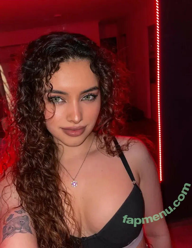 lanareidkhalifa nude photo #0048 (lanareidkhalifa)