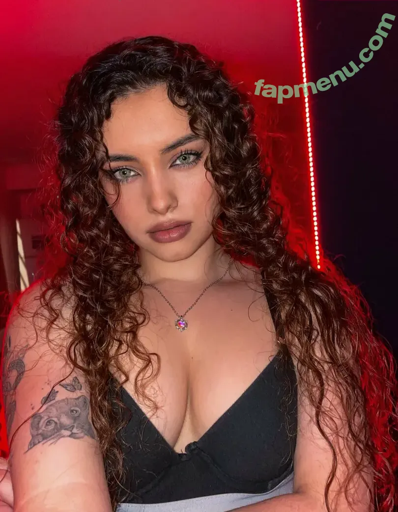 lanareidkhalifa nude photo #0051 (lanareidkhalifa)