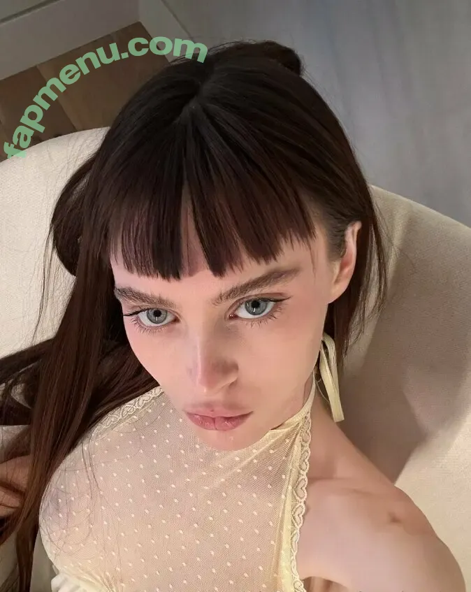 lanarhoades nude photo #0006 (lanarhoades)