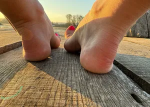 lanarobertsfeet / lanaxroberts nude photo #0024