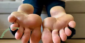 lanarobertsfeets / lanaxroberts nude photo #0007
