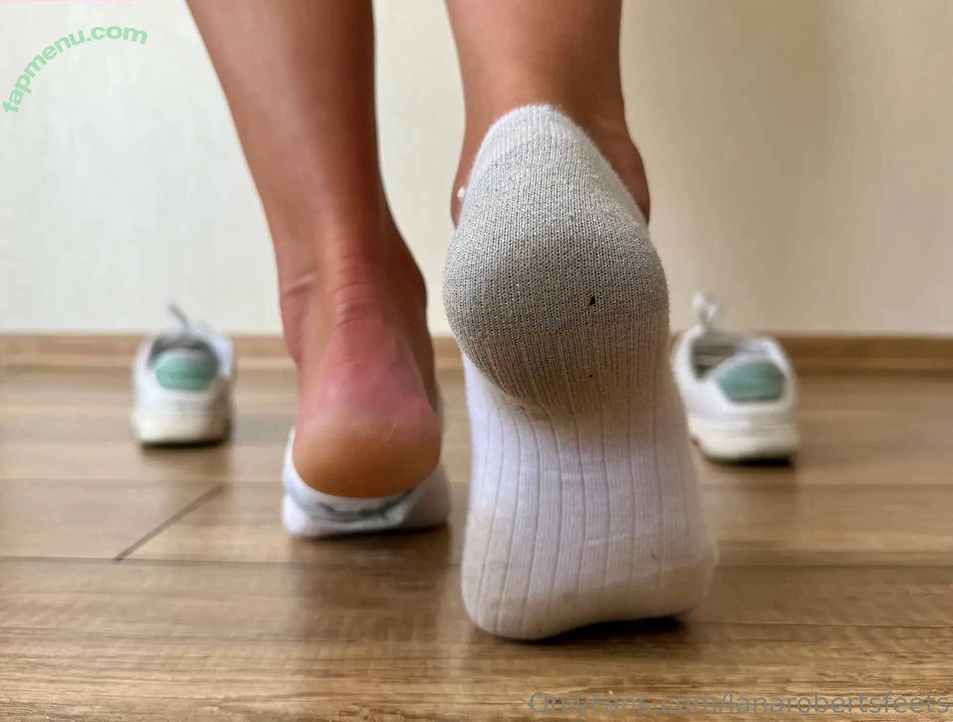 lanarobertsfeets nude photo #0001 (lanaxroberts)