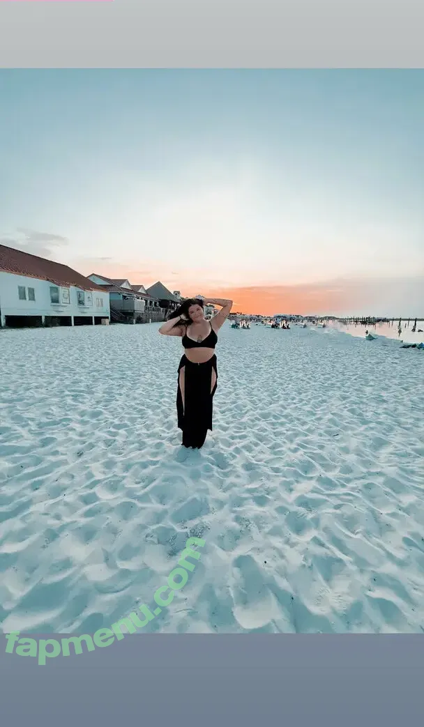 laneyfox nude photo #0021 (laneyelizabethh_)