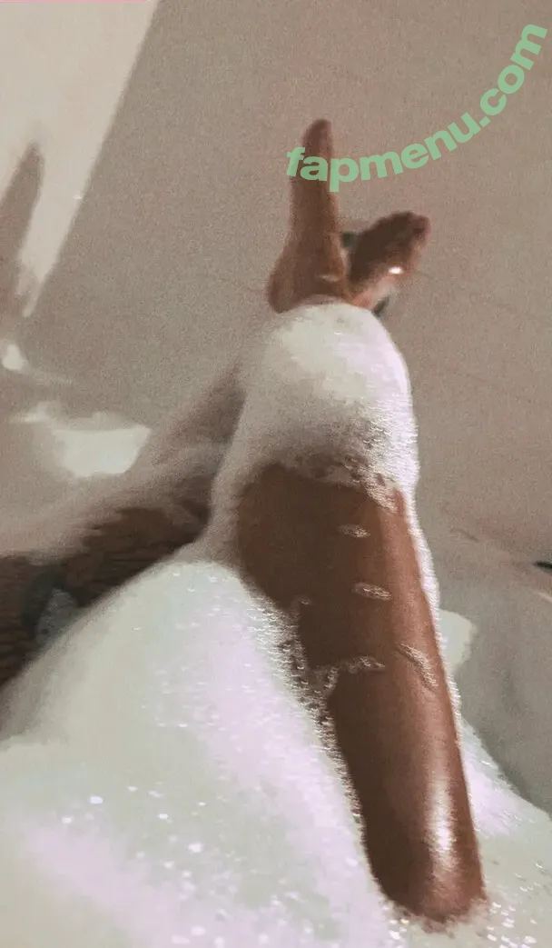 laneyfox nude photo #0029 (laneyelizabethh_)