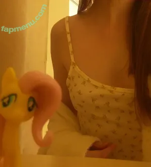 Langleypie nude photo #0002