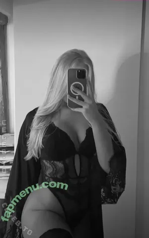 Lara-Charlottee / laracharlottee / laracharlotteee / lotte_hot nude photo #0065