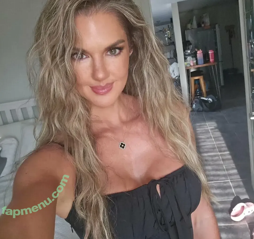 Lara Collette nude photo #0042 (laracollette)