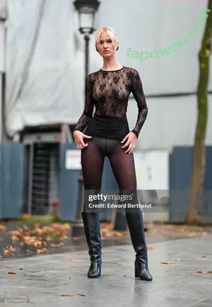 Lara Cosima / Henckel Von Donnersmarck / laracosima_ nude photo #0053