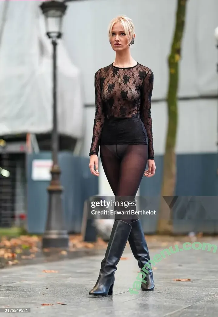 Lara Cosima nude photo #0054 (Henckel Von Donnersmarck / laracosima_)