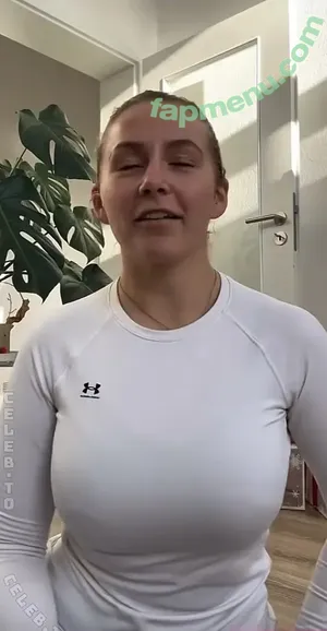 Lara Esser / esser.lari / laraaaaaa296 nude photo #0086