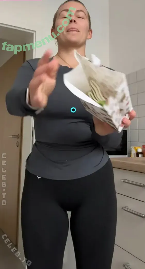 Lara Esser nude photo #0075 (esser.lari / laraaaaaa296)