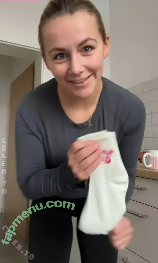 Lara Esser nude photo #0080 (esser.lari / laraaaaaa296)