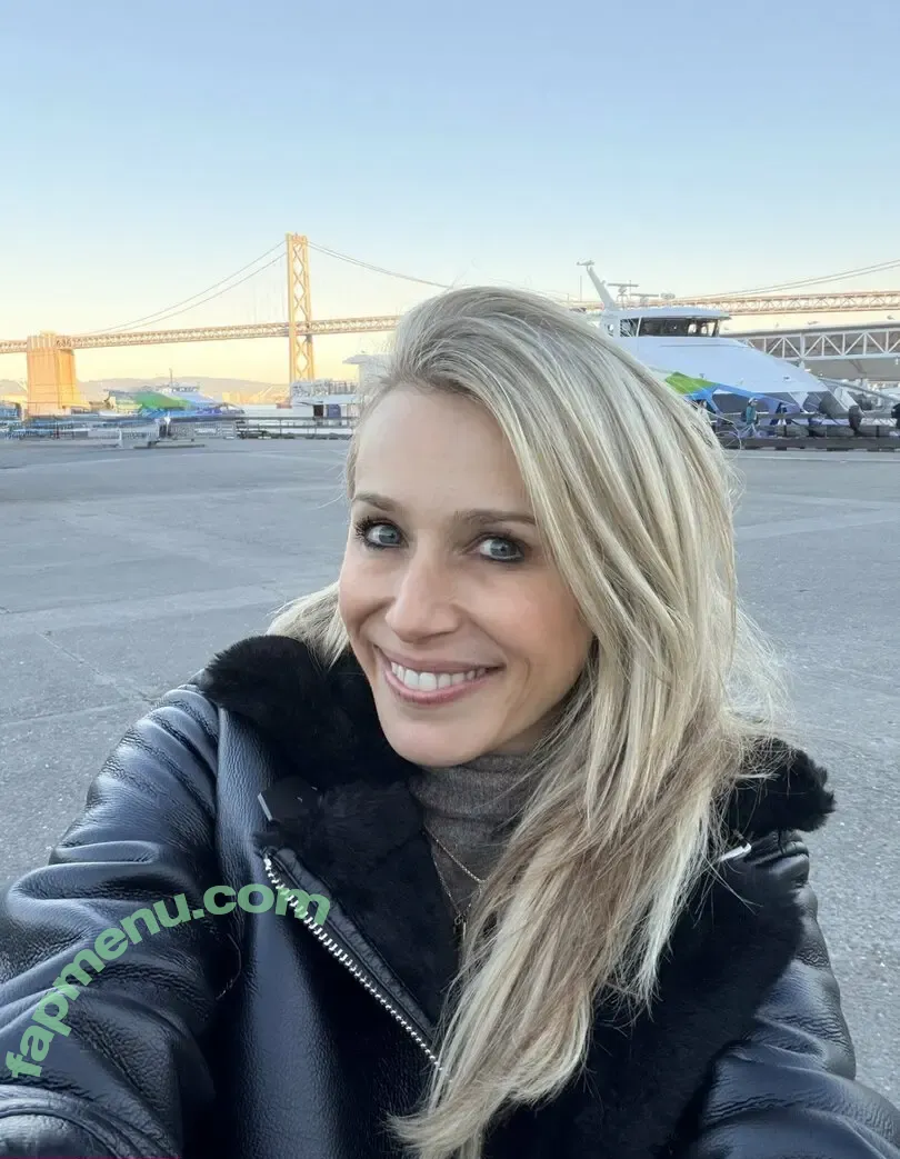 Lara Lewington nude photo #0069 (laralewlew)