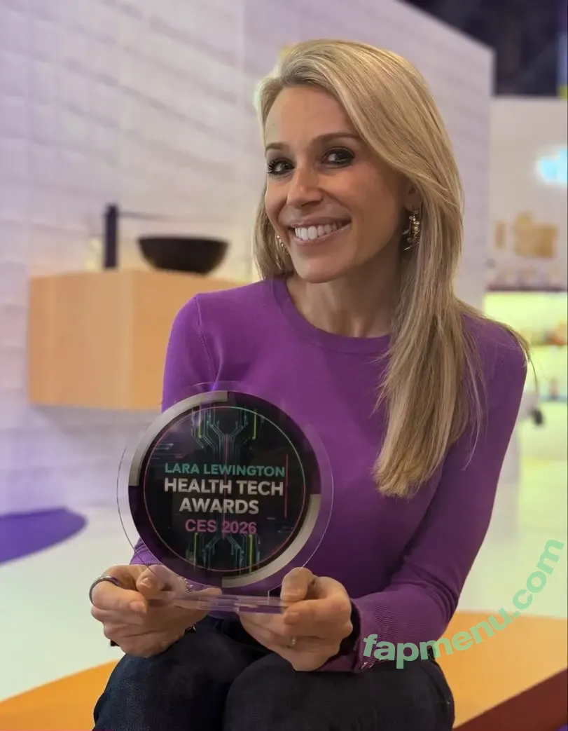 Lara Lewington nude photo #0070 (laralewlew)