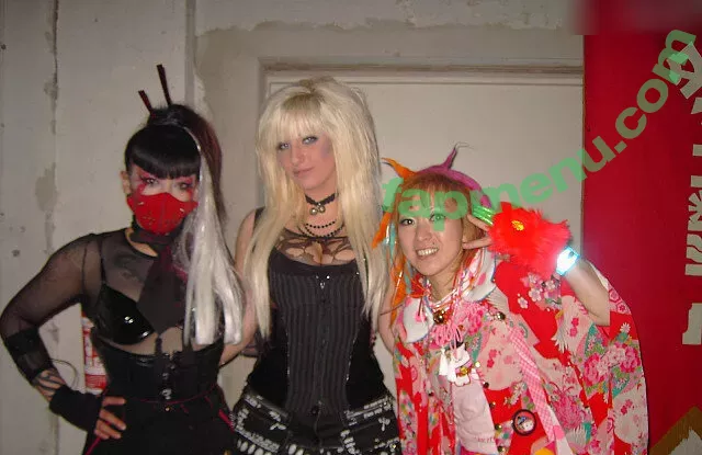 Lara Loft nude photo #0303 (Ichitann / Lara_Loft / laraloft)