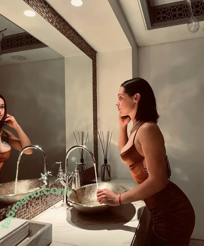 Lara Naomi nude photo #0004 (Soynaomi / _lara_naomi / naotzumi)