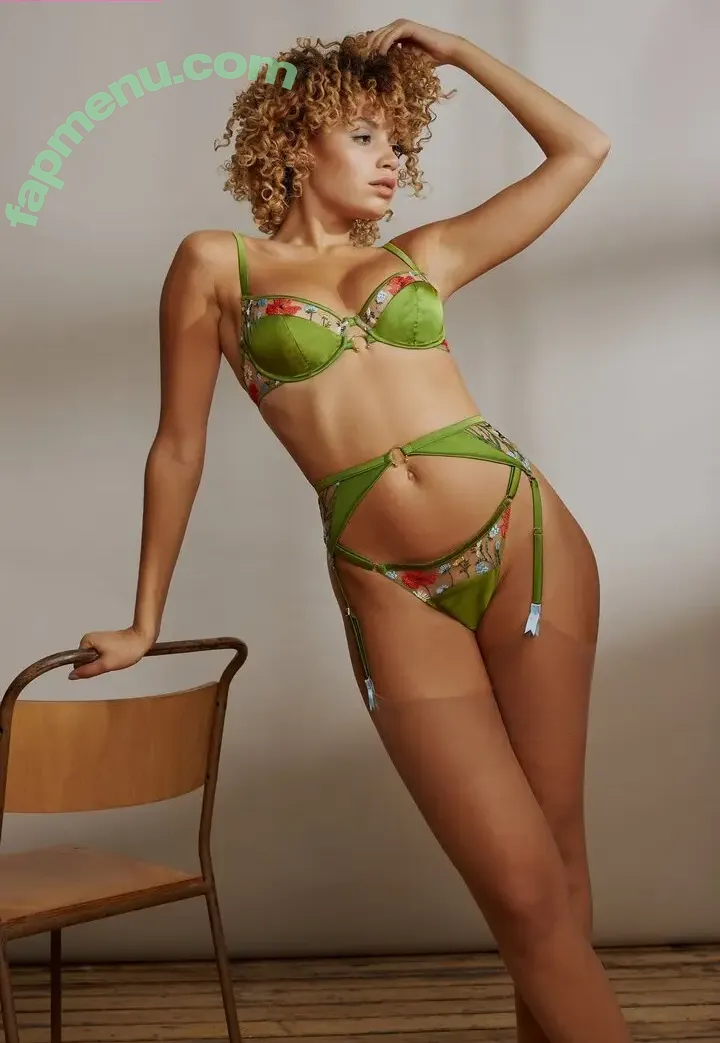 Lara_never_laura nude photo #0191 (laraskye)