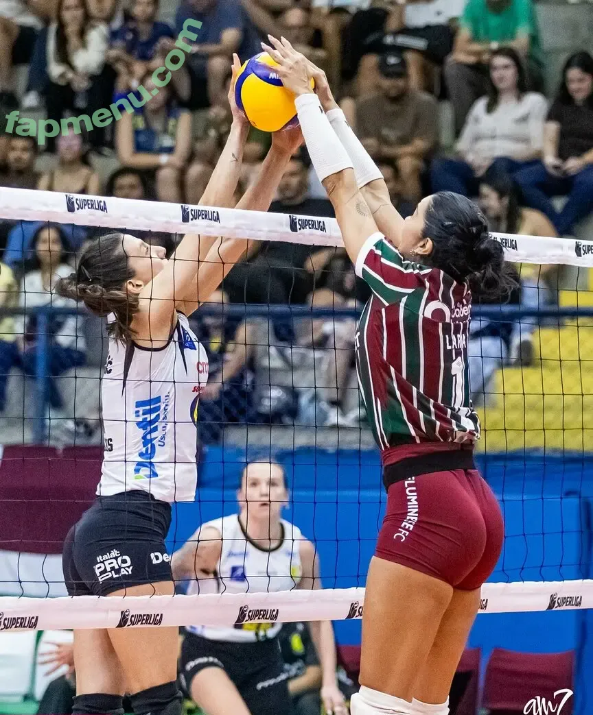 Lara Nobre nude photo #0160 (larinha_nobre)