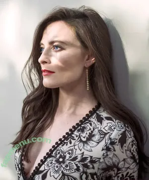 Lara Pulver / larapulver nude photo #0027