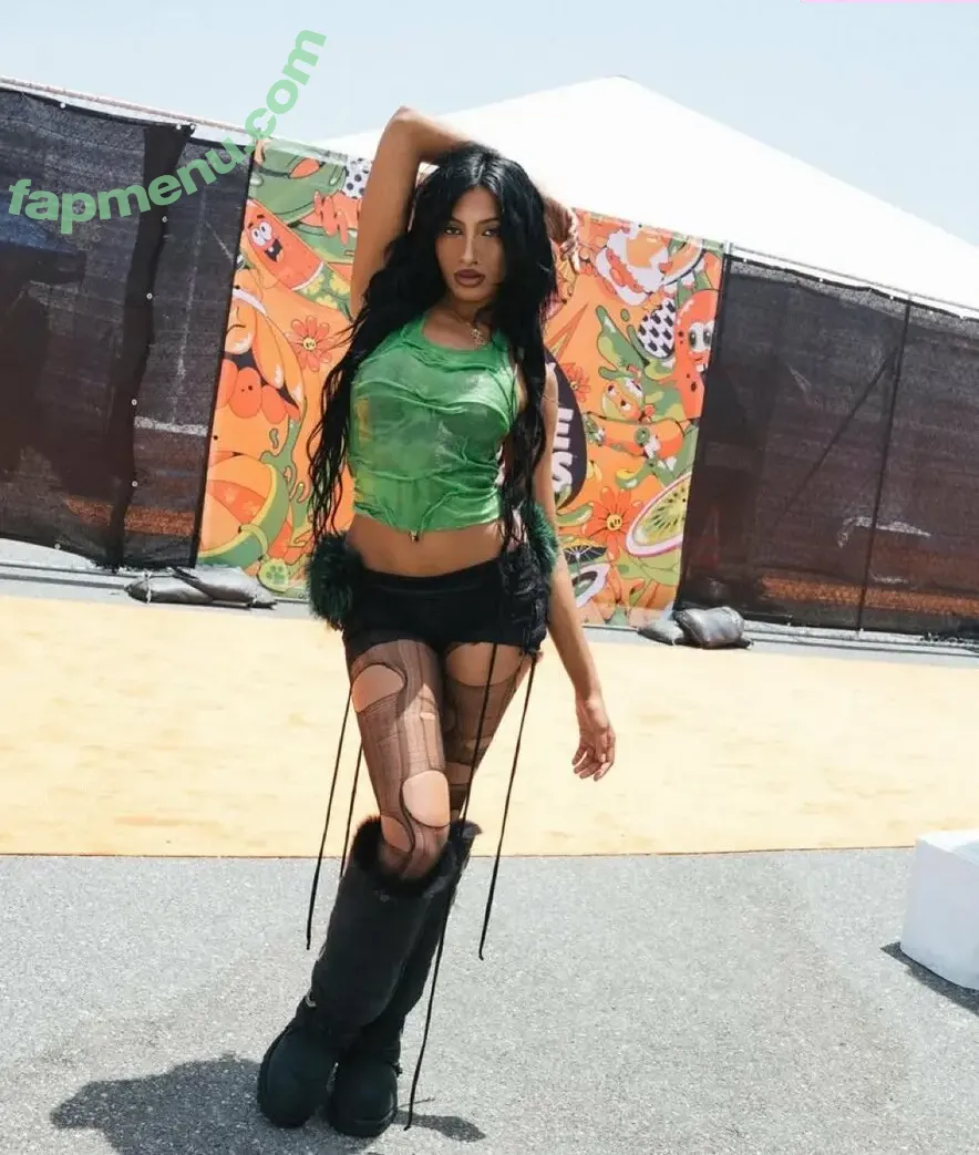 Lara Raj nude photo #0036 (lararajj / memberKATSEYE)