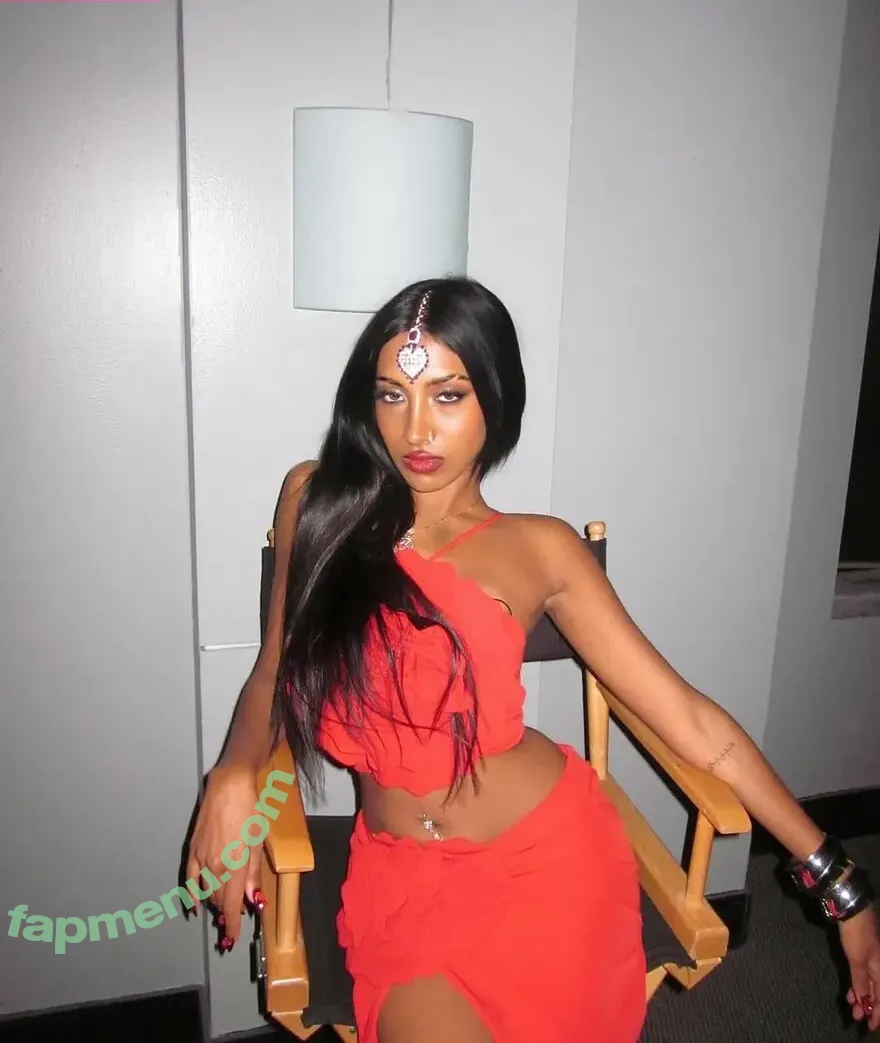 Lara Raj nude photo #0044 (lararajj / memberKATSEYE)