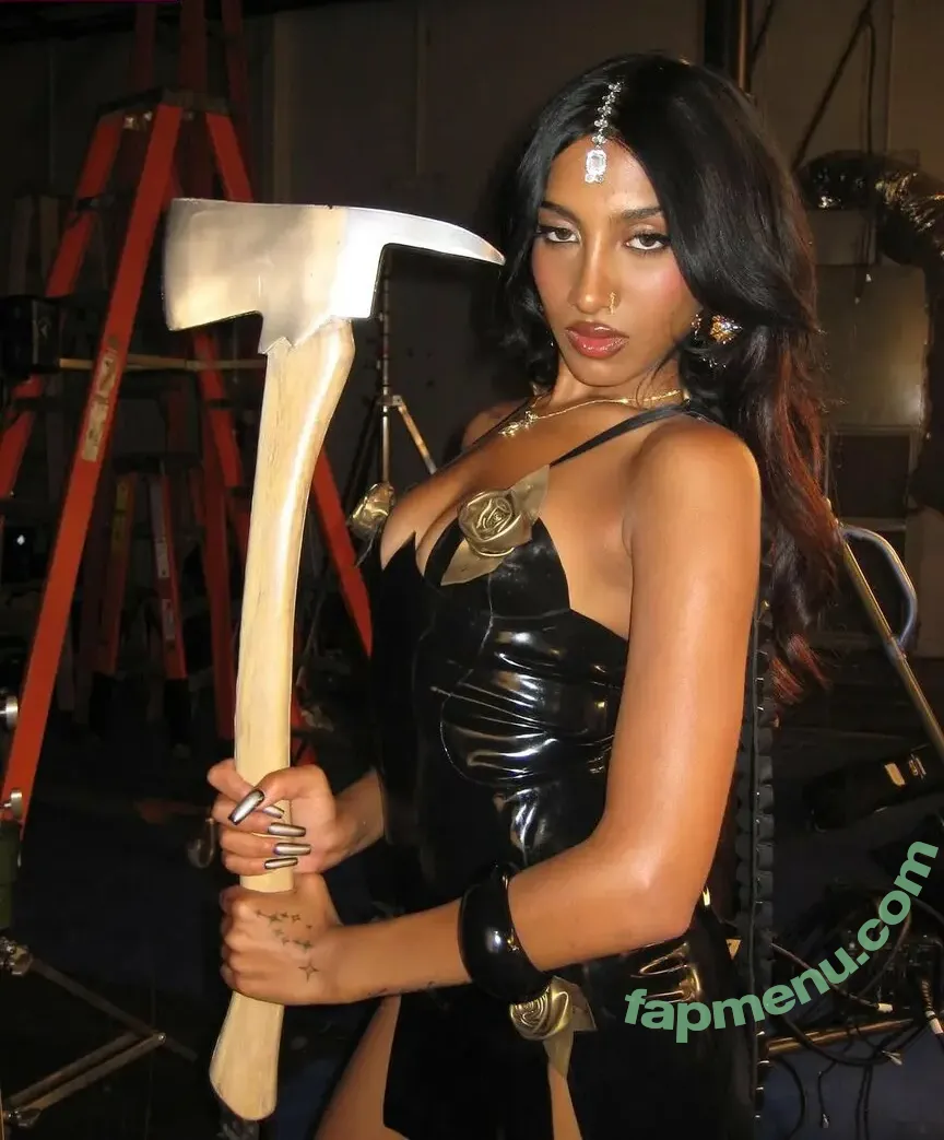 Lara Raj nude photo #0049 (lararajj / memberKATSEYE)
