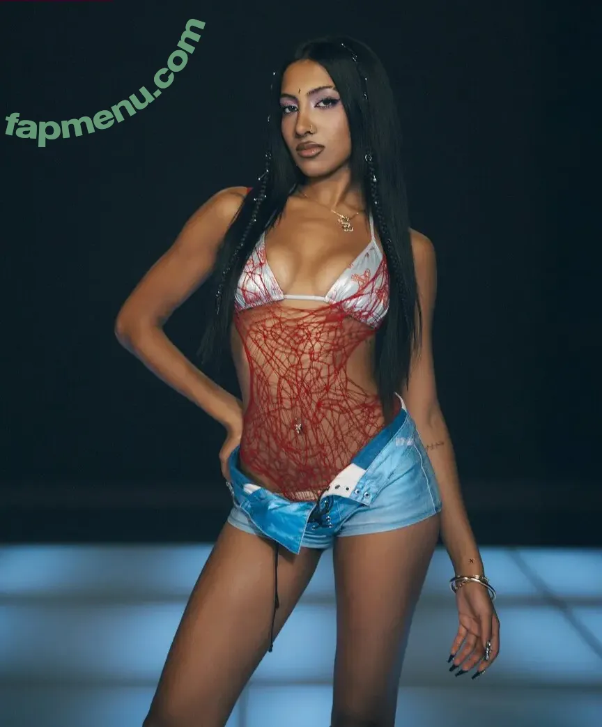 Lara Raj nude photo #0052 (lararajj / memberKATSEYE)