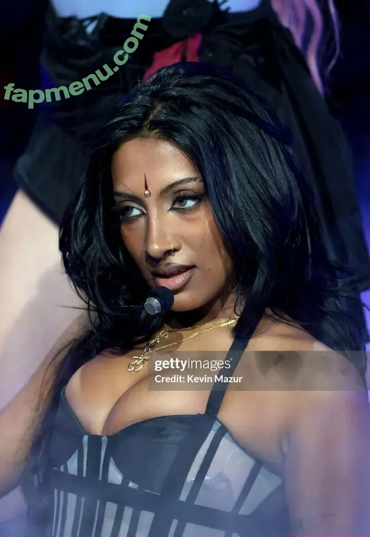 Lara Raj nude photo #0101 (lararajj / memberKATSEYE)