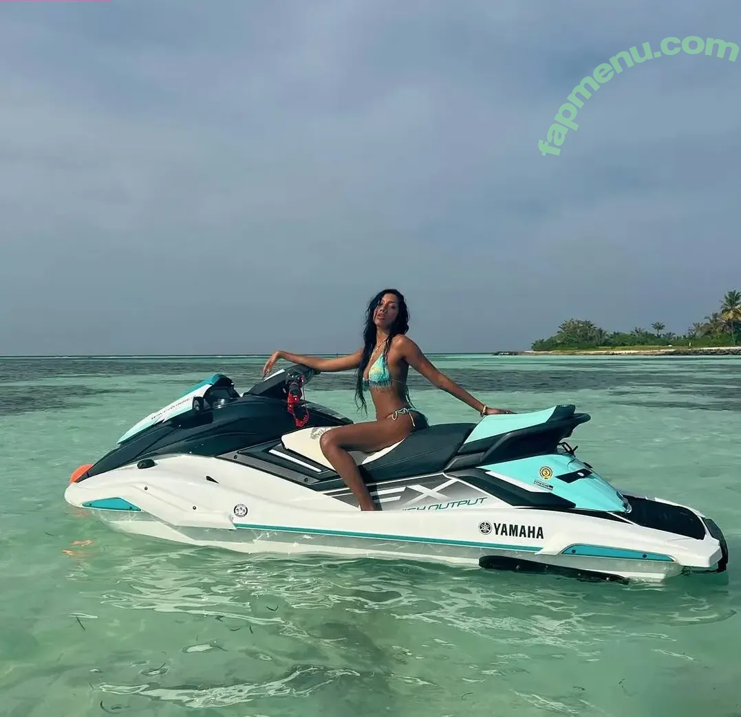 Lara Raj nude photo #0186 (lararajj / memberKATSEYE)