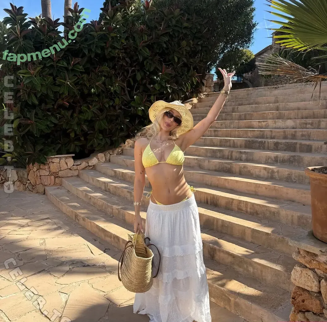 Laraa.gro nude photo #0028 (Laraa.gro)