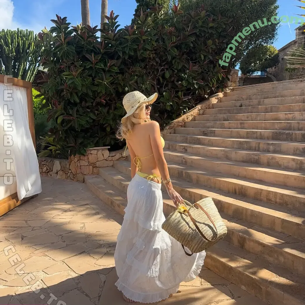 Laraa.gro nude photo #0029 (Laraa.gro)