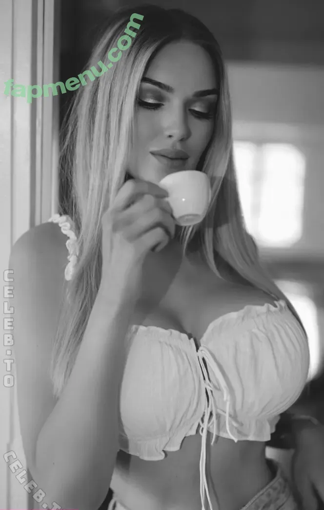 Laraa08 nude photo #0030 (Laraa08)