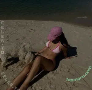 Larabeu nude photo #0049