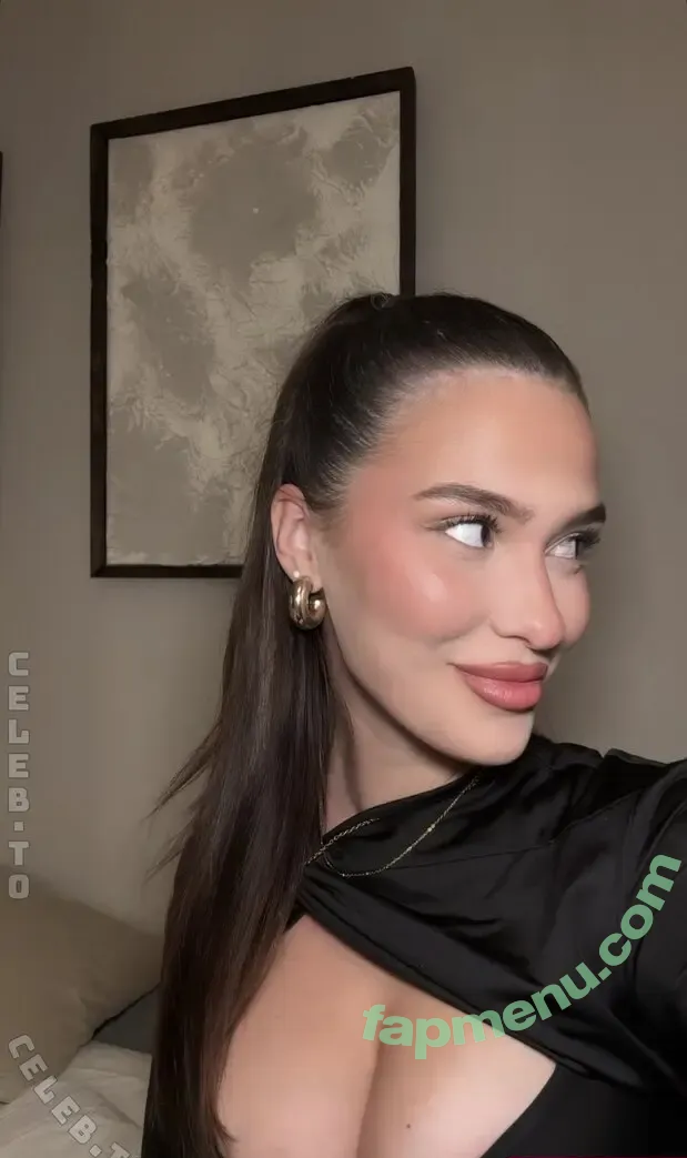 Larabeu nude photo #0048 (Larabeu)