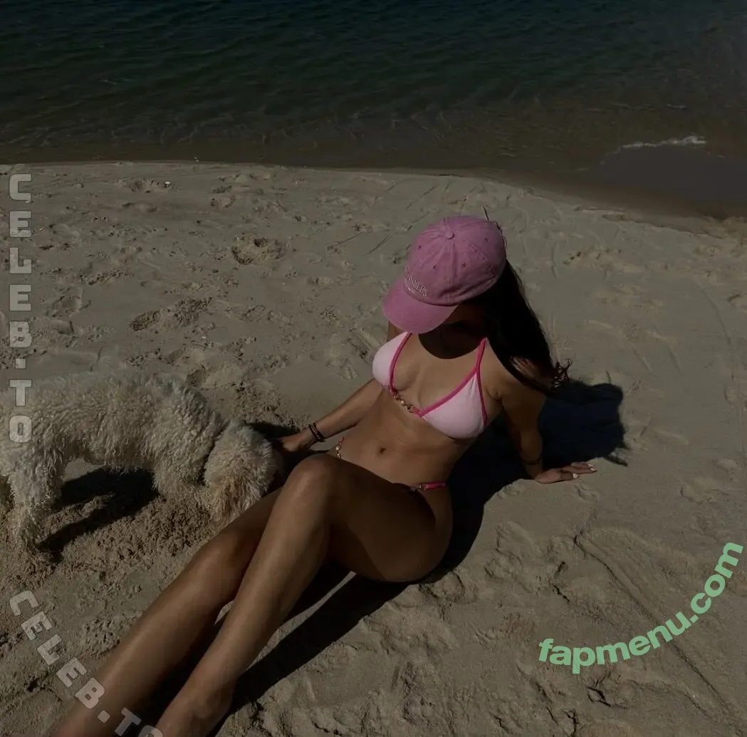 Larabeu nude photo #0049 (Larabeu)