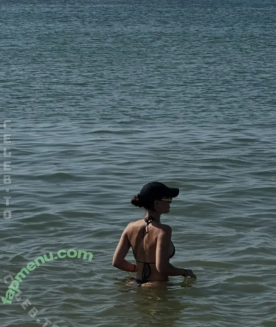 Larabeu nude photo #0056 (Larabeu)