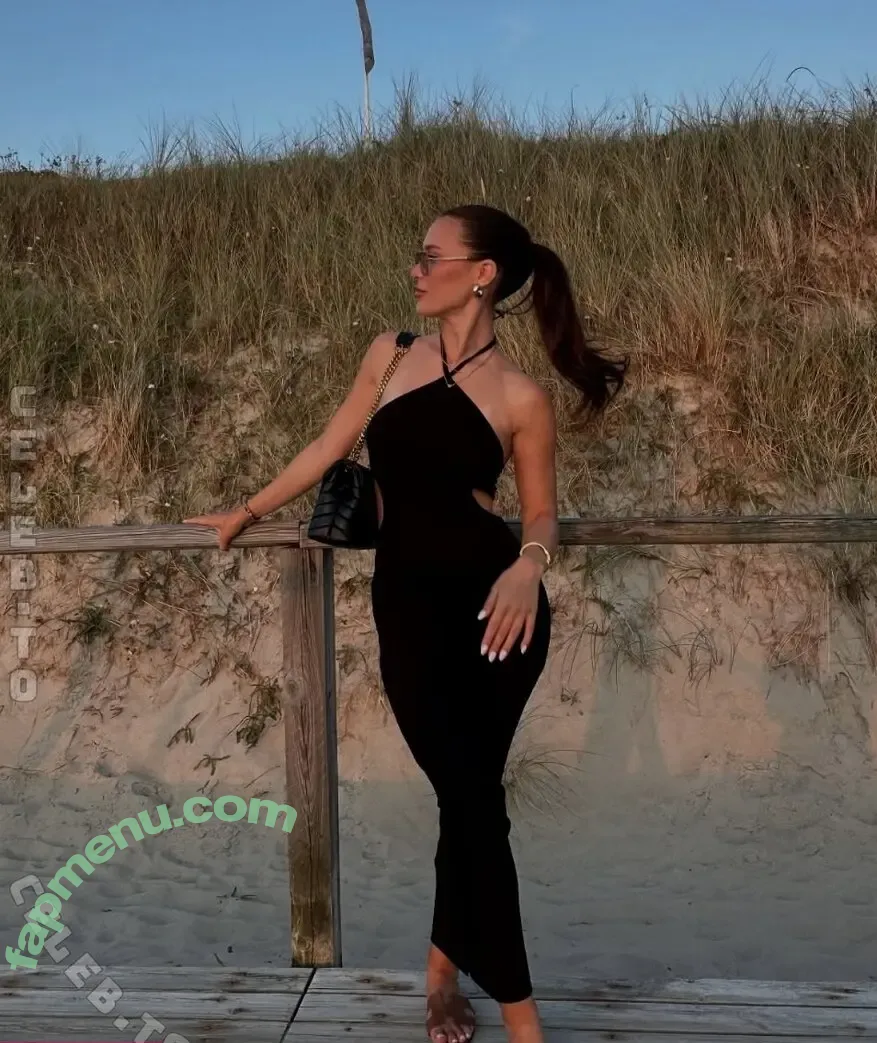 Larabeu nude photo #0057 (Larabeu)