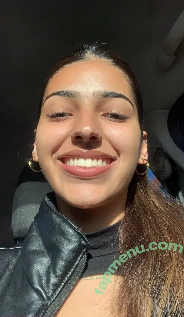 larafitz nude photo #0002 (larafitzz)