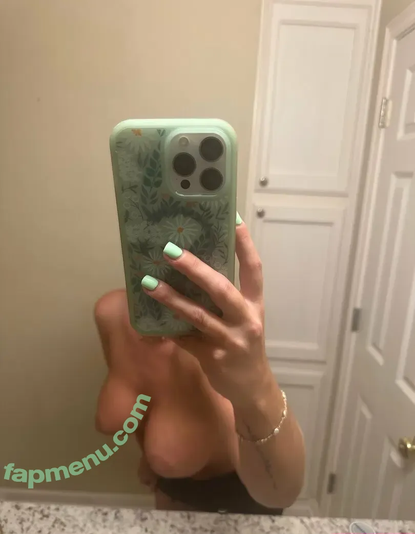 larajuicytvfree nude photo #0002 (larajuicytv_)