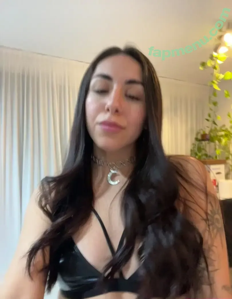 laraxxxb nude photo #0086 (laraxxx)