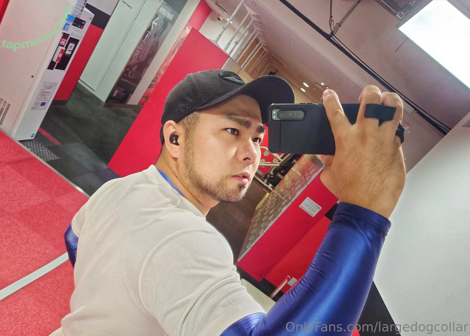 largedogcollar nude photo #0102 (largedogcollar)