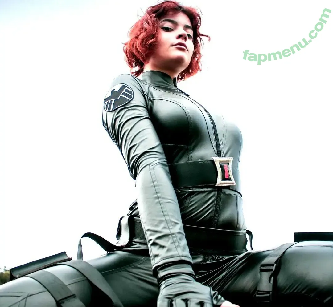 Lari Anjos nude photo #0038 (DonaLarocas / Larissa Anjos Cosplayer / lari.anjos)