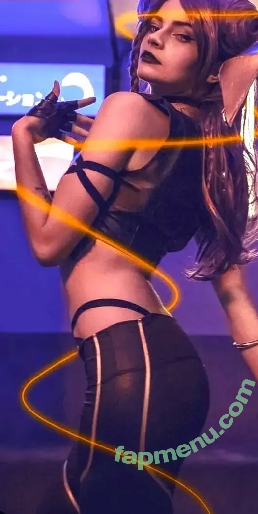 Lari Anjos nude photo #0061 (DonaLarocas / Larissa Anjos Cosplayer / lari.anjos)