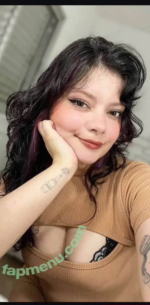 Lari Anjos nude photo #0074 (DonaLarocas / Larissa Anjos Cosplayer / lari.anjos)