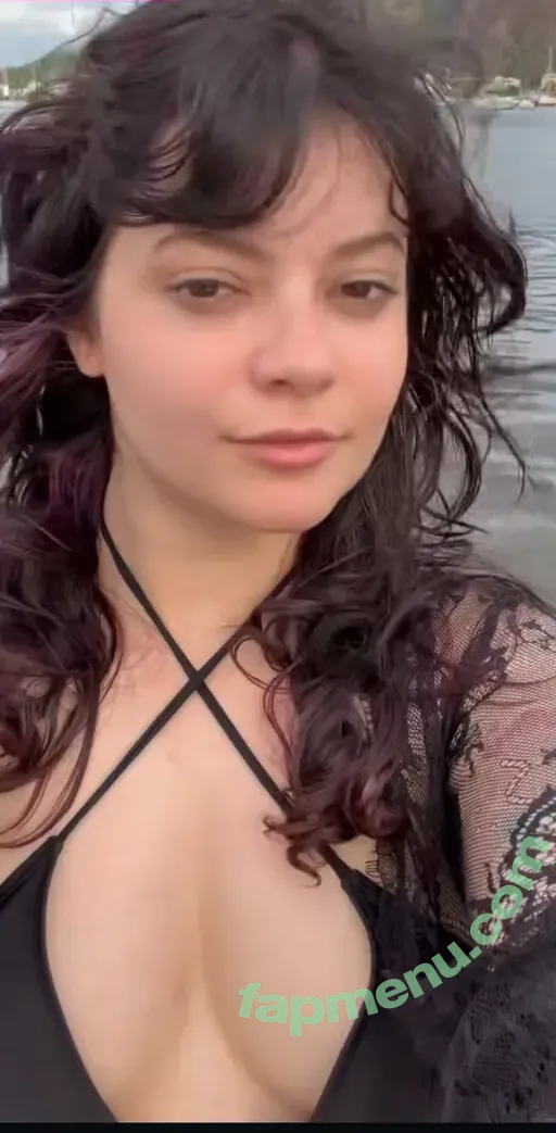 Lari Anjos nude photo #0078 (DonaLarocas / Larissa Anjos Cosplayer / lari.anjos)