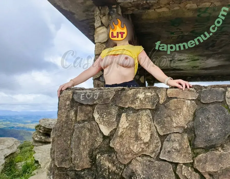Lari.flow nude photo #0005 (larissaflor_4)
