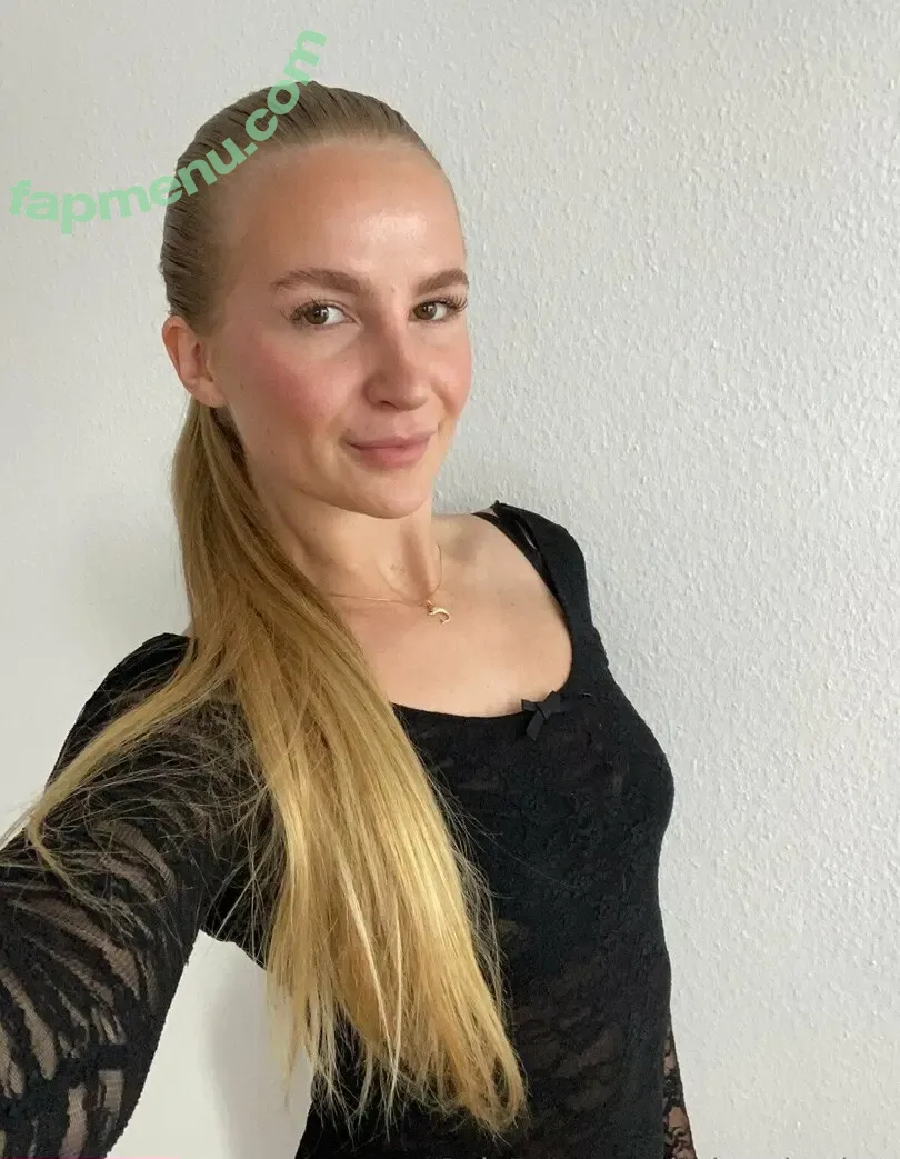 larissa.becker nude photo #0011 (munichlgirl)