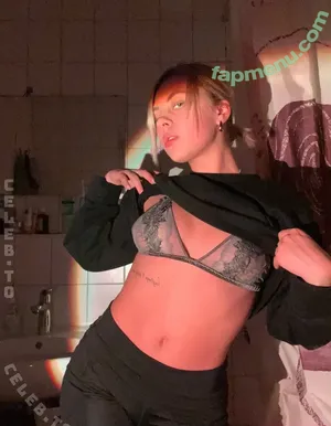 Larissa Lange / langeelarissa / larissa-lange nude photo #0022